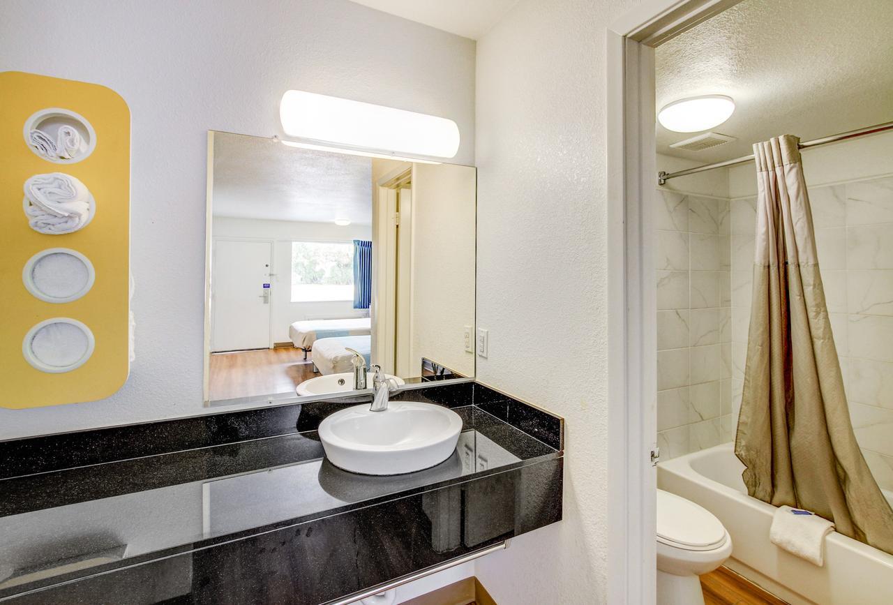 Motel 6 Waco - Lacy Lakeview Bellmead Esterno foto