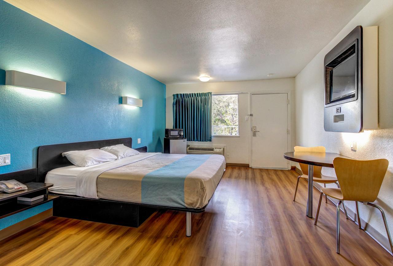 Motel 6 Waco - Lacy Lakeview Bellmead Esterno foto
