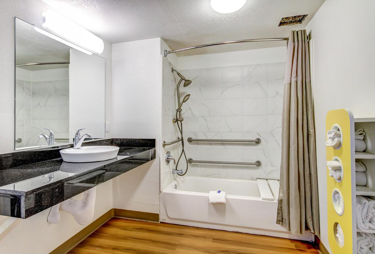 Motel 6 Waco - Lacy Lakeview Bellmead Esterno foto