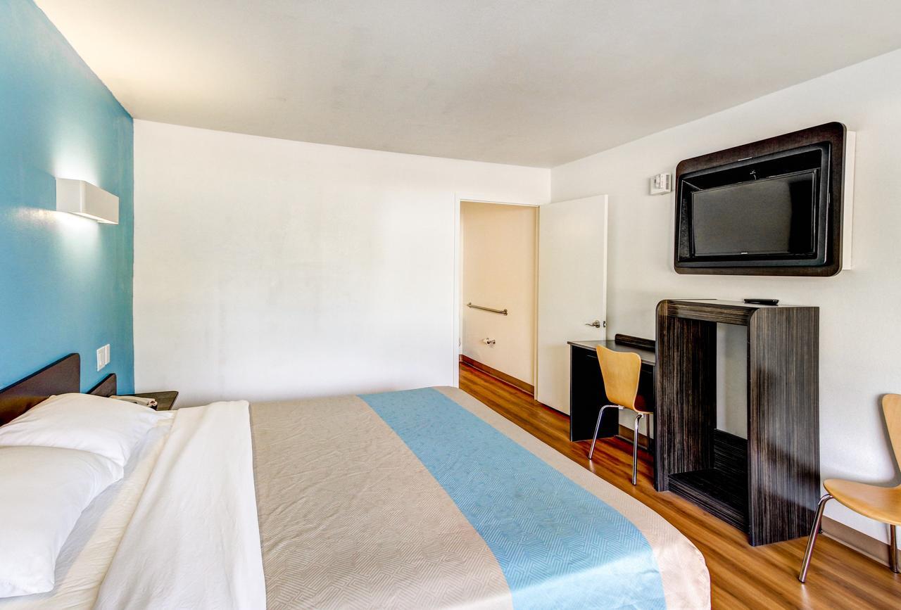 Motel 6 Waco - Lacy Lakeview Bellmead Esterno foto